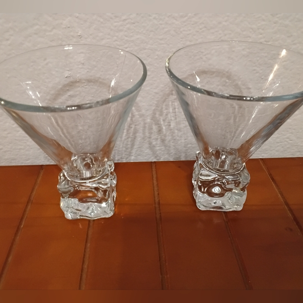 Set of 2 Vintage Disaronno Clear Glass Ice Cube Base Martini Glasses - Picture 4 of 12
